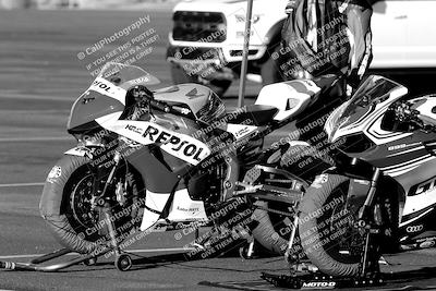 media/Oct-03-2022-Moto Forza (Mon) [[5f077a3730]]/Around the Pits/